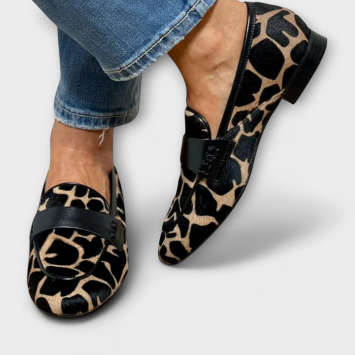 Victoria | Handcrafted Leopard Elegance Slippers