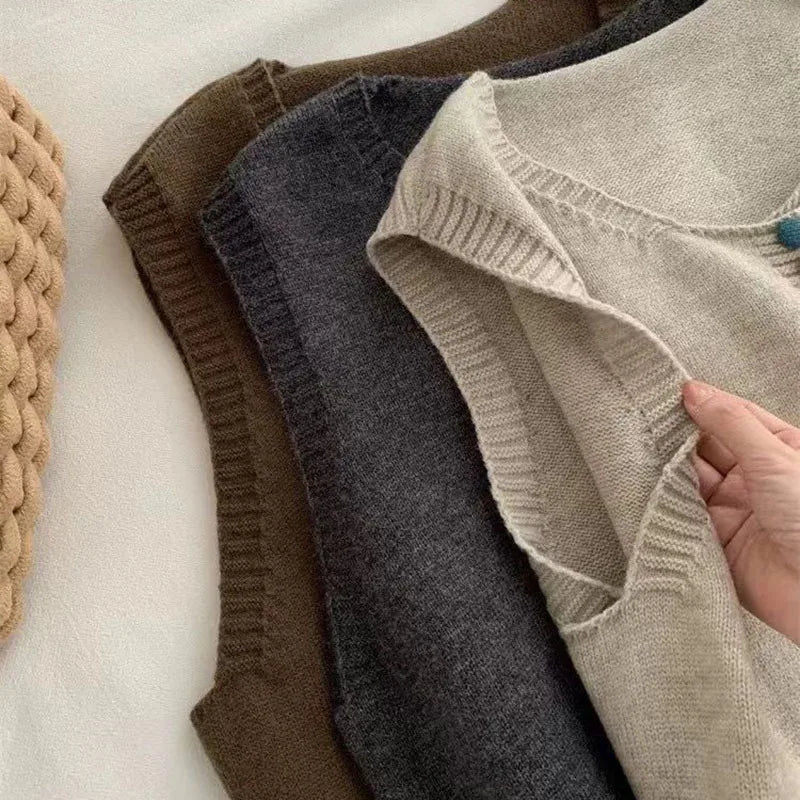 Norde | Color-Button Knit Vest