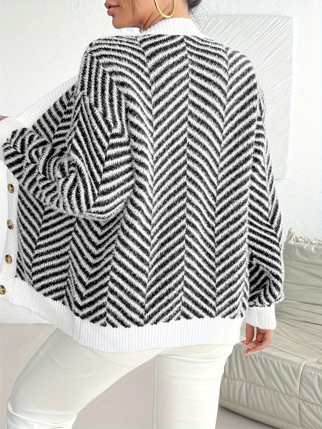 Norde | Monochrome Chic Cardigan
